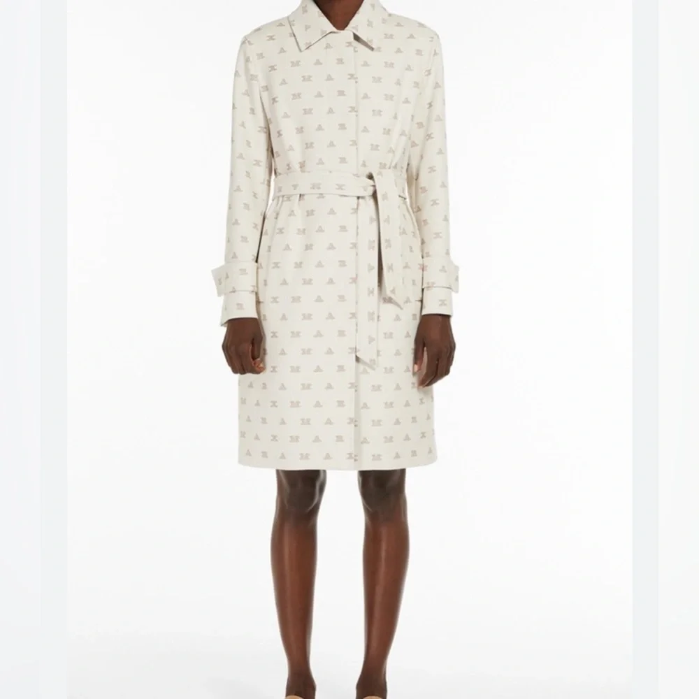 SOLD! MAX MARA FULL LOGO TRENCH COAT SIZE: US6 IT40 NEW WITH TAG FALL/WINTER - Picture 1 of 16